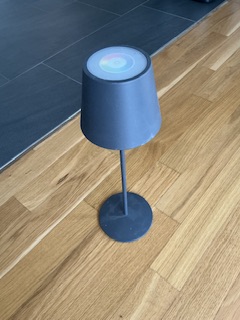 Tischlampe led mit verschd. Farben – usb c ladbar
