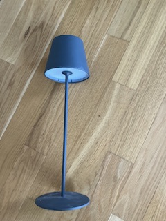 Tischlampe led mit verschd. Farben – usb c ladbar