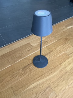 Tischlampe led mit verschd. Farben – usb c ladbar