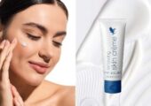 Die Lieblings-Anti-Aging-Lösung meiner Mutter: Forever Renewing Skin Crème mit Aloe Vera.
