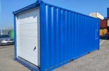 20-Fuss-Garagencontainer-mit-Sektionaltor-RAL-5010