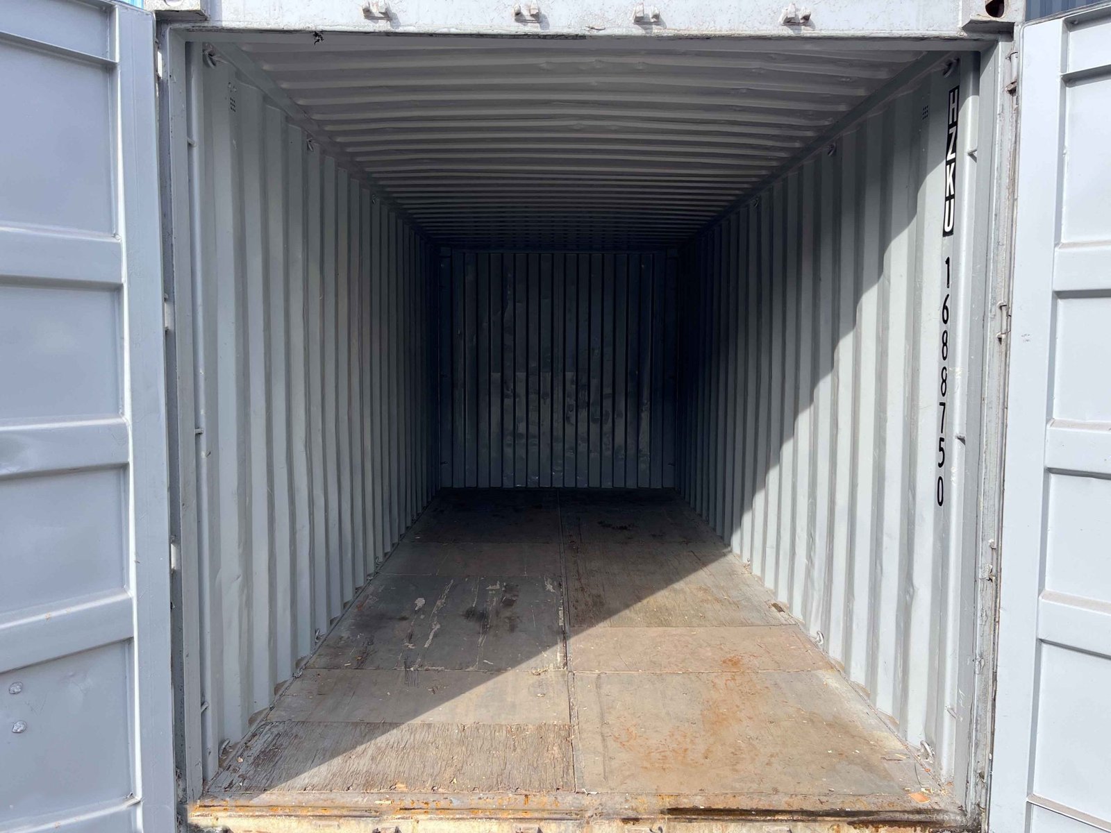 20 Fuß Seecontainer gebraucht, geprüft, wind- & wasserdicht